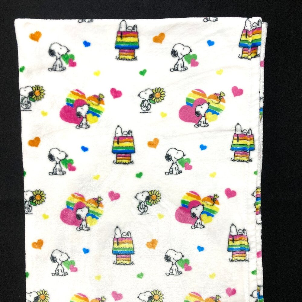 Snoopy Fleece Blanket Berkshire Blankets Peanuts Woodstock Valentine Hearts